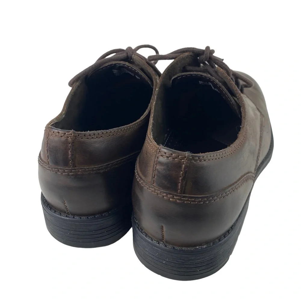 Men’s Clarks Oxfords Shoes Size 10 Brown Leather Upper Lace Up Casual or Dress